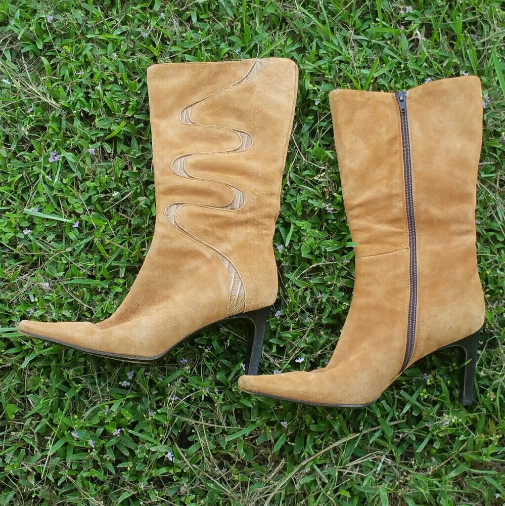 Paloma tan suede boots. Size 6.5M